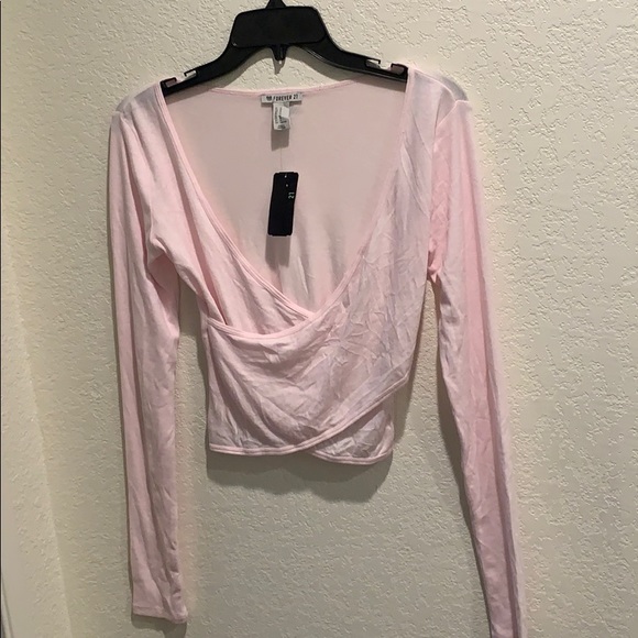 Forever 21 Tops - Long sleeve Workout crop top